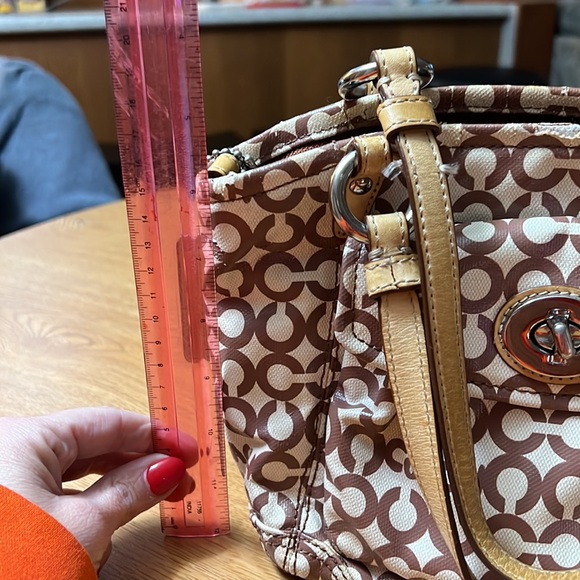 Cream and brown C’s mini purse - Picture 12 of 14